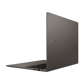 لابتوب سامسونج جالكسي بوك 3 برو 14 بوصة 3K AMOLED، معالج Intel Core i7-1360P من الجيل الثالث عشر، 16 جيجابايت رام، 512 جيجابايت SSD، رسومات Intel Iris Xe، ويندوز 11 هوم – جرافيت