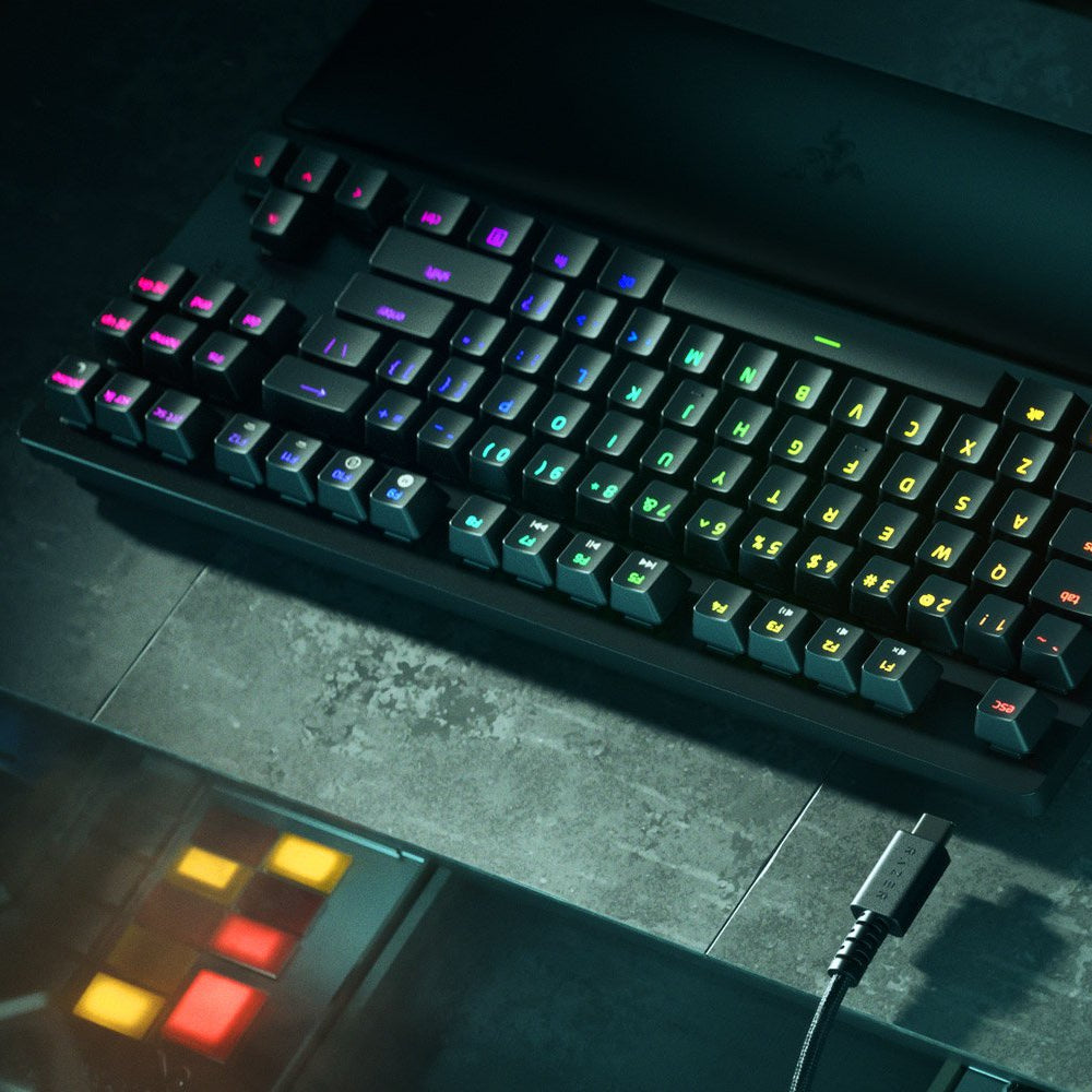 لوحة مفاتيح الألعاب البصرية Razer Huntsman V2 Tenkeyless (TKL) – مفاتيح خطية، إضاءة كروما RGB، فوم عازل للصوت