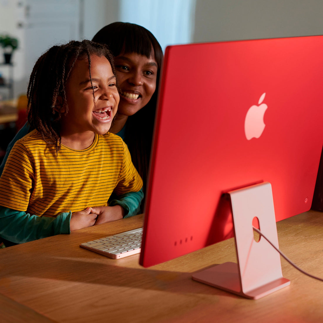 Apple iMac 24” M3 (Silver) – 8-Core CPU, 10-Core GPU, 8GB RAM, 512GB SSD – All-in-One Computer